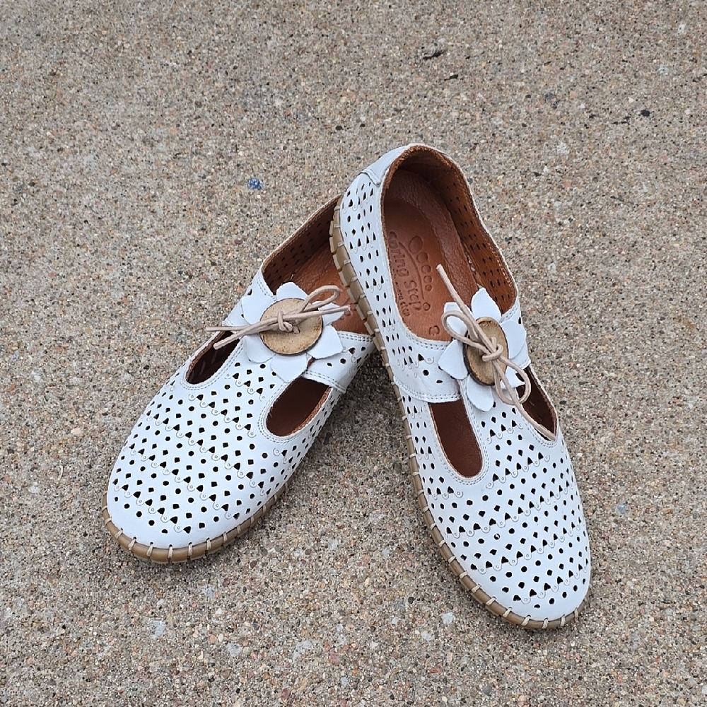 Spring Step Sunflowery White Leather Slip-Ons Size 40